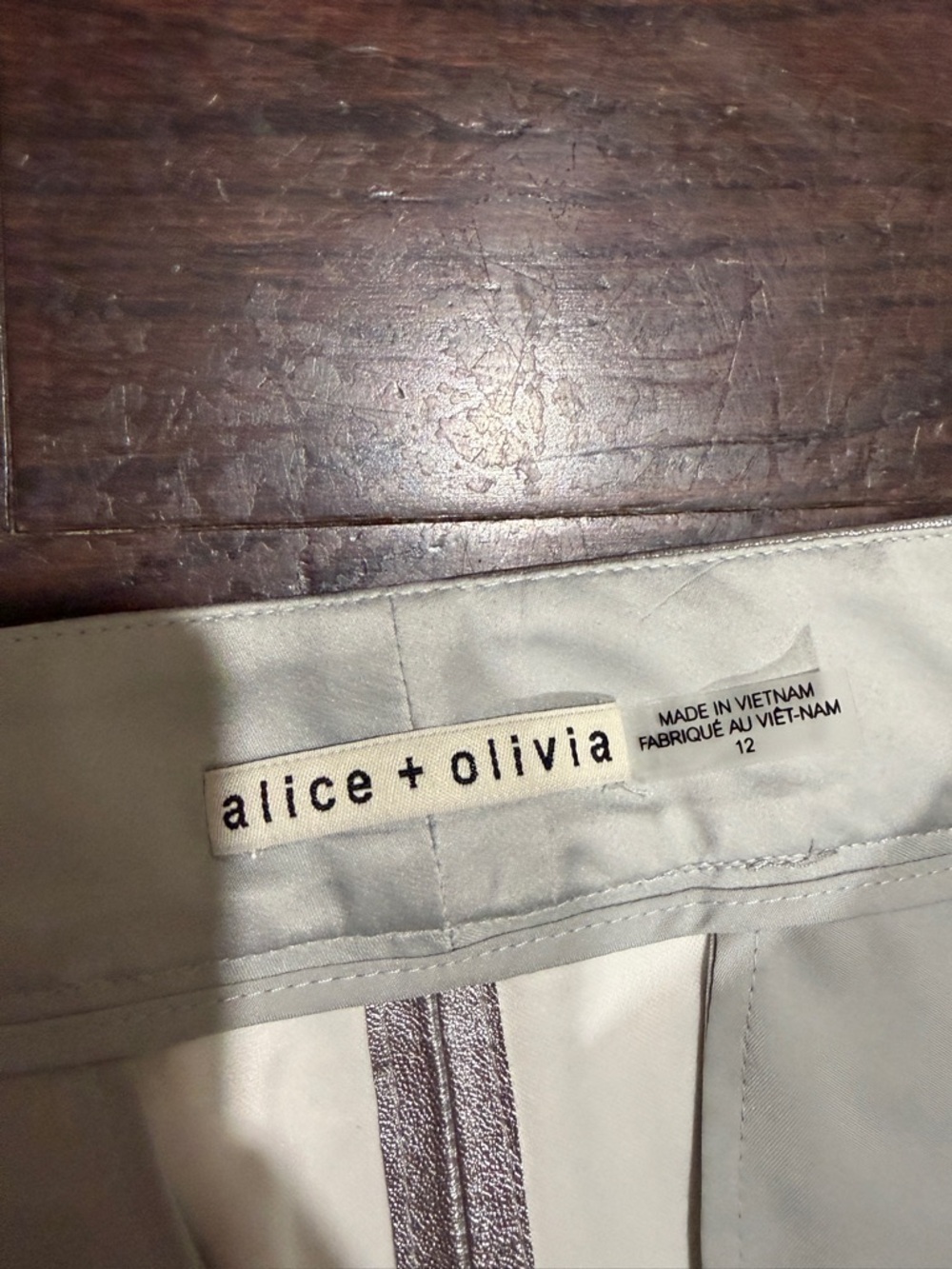 Alice + Olivia: Silver Metallic Vegan Leather Pants - Picture 8 of 10